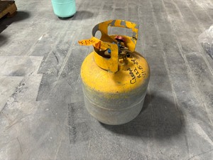 lot 50B image: Refrigerant tank with 34lbs of refrigerant