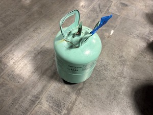 lot 50A image: Arkema Forane refrigerant cylinder
