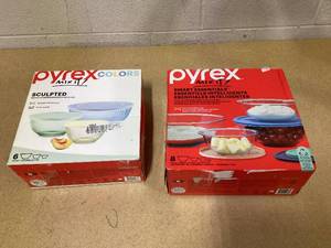 lot 435 image: LOT OF 2 Pyrex Glass Mixing Bowls Sets