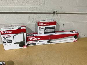 lot 198 image: Miscellaneous Lot of Hyper Tough Lights