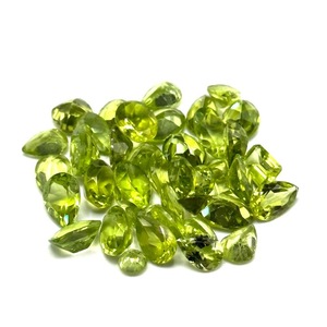 lot 40 image: 38.5 Carat Peridot Gemstones Loose