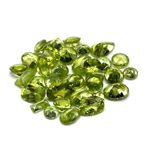lot 41 image: 19.5 Carat Peridot Gemstones Loose
