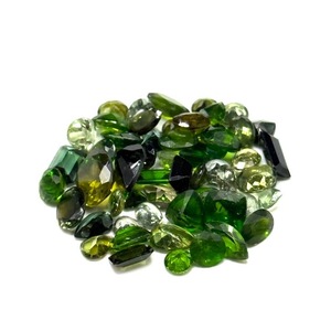 lot 70 image: 29 Carat Assorted Green Gemstones Loose