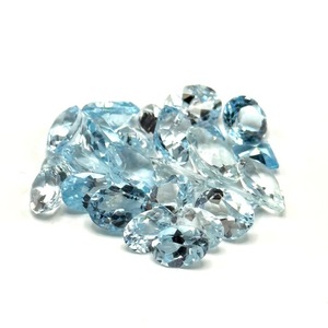 lot 81 image: 28.8 Carat Blue Topaz Gemstones Loose