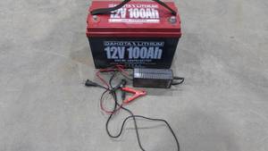 lot 22 image: Dakota Lithium 12 Volt Battery With Charger