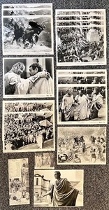 lot 49 image: Collection of a Vintage 1962 Julius Caesar MGM Movie Lobby Cards and Photographs