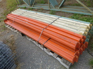 lot 7 image: 20 Pallet Racking Beams