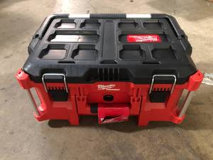 lot 62 image: Milwaukee PACKOUT 22 in. Large Portable Tool Box Fits Modular Storage System Customer Returns See Pictures