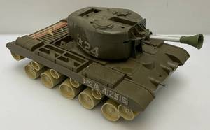 lot 3 image: 1960s REMCO Large US Tank Battery Operated (Parts)