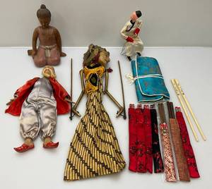 lot 27 image: Misc. Vintage Oriental Collectibles