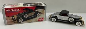 lot 38 image: 1931 Classic Solid State Car Radio ( NIB)