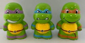 lot 53 image: Vintage TMNT Banks