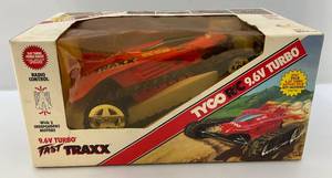 lot 139 image: Vintage TYCO 9.6 Volt Turbo Fast Traxx In New Original Box (Box Beat Up)