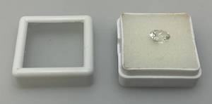 lot 176 image: Lab Created 1.5 CT White Topaz (In Protective Case)