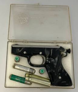 lot 216 image: Vintage Apache Rescue - Flare Gun Model ARG 101 In Original Case With Bakelite Handle