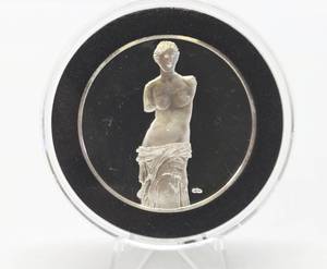 lot 12 image: 100 Greatest Masterpieces - Large Solid Sterling Silver Coin - The Venus de Milo