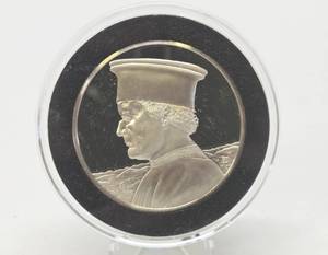 lot 14 image: 100 Greatest Masterpieces - Large Solid Sterling Silver Coin - Duke of Urbino