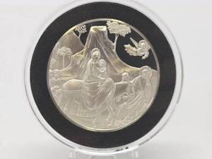 lot 15 image: 100 Greatest Masterpieces - Large Solid Sterling Silver Coin - Flight into Egypt