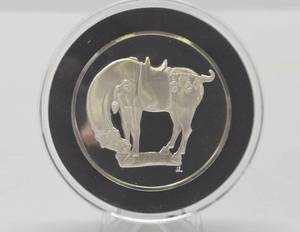 lot 21 image: 100 Greatest Masterpieces - Large Solid Sterling Silver Coin - The Dynasty Horse