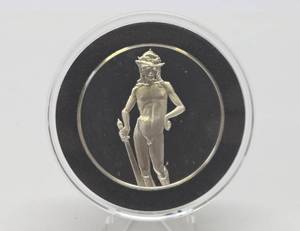 lot 44 image: 100 Greatest Masterpieces - Large Solid Sterling Silver Coin - David by Michelangelo