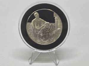 lot 64 image: 100 Greatest Masterpieces - Large Solid Sterling Silver Coin - The Letter - Vermeer
