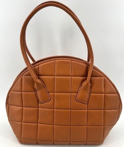 lot 44 image: Bottega Inspired Tan Quilted Faux Leather Handbag with Shoulder Strap