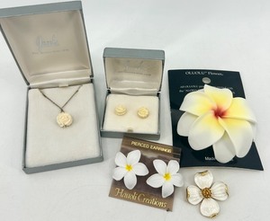 lot 68 image: Floral Jewelry Set with Necklace, Earrings, Brooches, and Hair Clip including Trifari