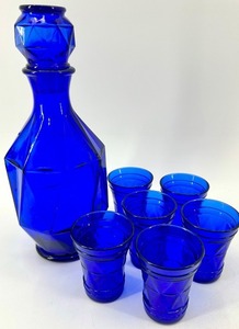 lot 90 image: Mid Century Cobalt Blue Glass Decanter with Stopper and 6 Matching Glasses