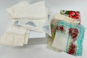 lot 114 image: Collection of Vintage Floral and Lace Handkerchiefs