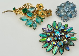 lot 152 image: Set of 3 Vintage Rhinestone Floral Brooches