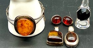 lot 194 image: Vintage Sterling Silver Amber Jewelry Set - Bracelet, Earrings, and Pendants