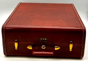 lot 205 image: Vintage Samsonite Luggage Suitcase Style 4960 by Shwayder Bros