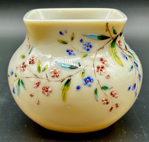 lot 222 image: Antique Victorian Hand Painted Uranium Glass Vase with Floral Design
