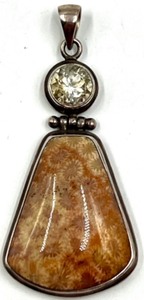 lot 251 image: Sterling Silver Pendant with Polished Fossil Coral and Faceted Gemstone, 22g