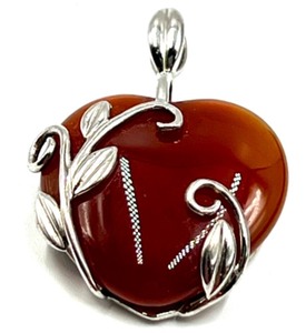 lot 254 image: Sterling Silver Heart-Shaped Carnelian Pendant with Leaf Design