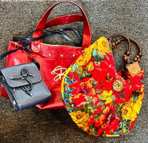 lot 262 image: Mountain Mamas Floral Boho Handbag with Wood Bead Handles and Tag with 2 Other Artisan Made Leather Bags and Wallet with Logo