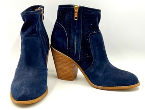 lot 263 image: Pair of Womens YKK Navy Suede Ankle Boots with Stacked Heel, Size 9M