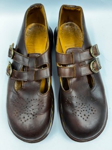 lot 266 image: Dr. Martens 8065 Brown Leather Mary Jane Shoes Size 7 Made in England