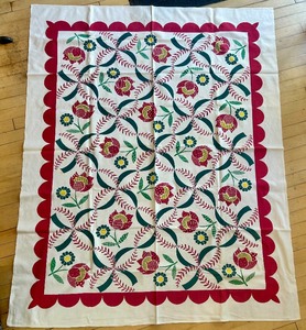 lot 286 image: Simtex Vintage Floral Tablecloth and 7 Embroidered Napkins Set