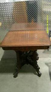lot 11 image: Fancy Cross-legged Side Table