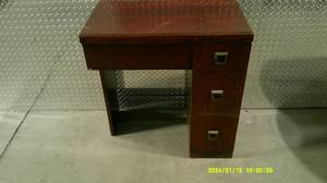 lot 76 image: MCM Singer Sewing Machine Desk