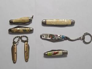 lot 13 image: Bag of 7 Misc. Vintage Pocket Knives