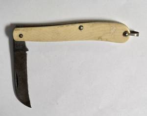lot 17 image: Vintage Schrade Walden Pocket Knife