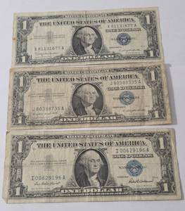 lot 76 image: 1957    1 Dollar Silver Certificate Blue Note,  1957-A    1 Dollar Silver Certificate Blue Note,  1957 - B   1 Dollar Silver Certificate Blue Note