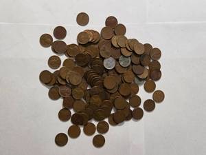 lot 63 image: Bag of 150 Wheat Pennies