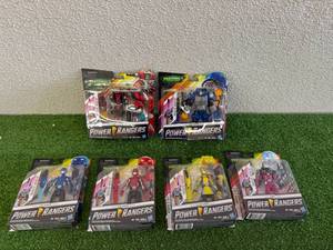 lot 24 image: Power Rangers Beast Morphers