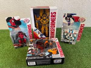 lot 29 image: Transformers Mixed Lot
