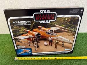lot 58 image: Star Wars The Rise of Skywalker Poe Damerons X-Wing Fighter