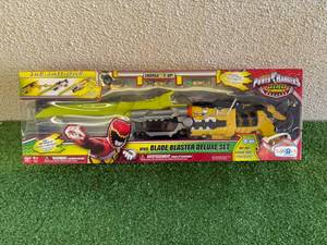 lot 71 image: Power Rangers Dino Blade Blaster Deluxe Set