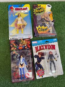 lot 96 image: Mixed Figures - Catwoman, Black Widow, Mary (Shazam) & Identity Crisis